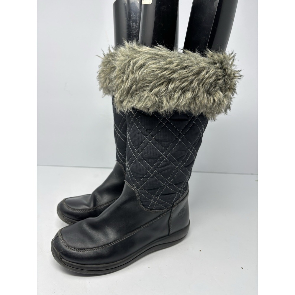 Timberland Girl's Size 1 Winter boots with faux fur. Warm